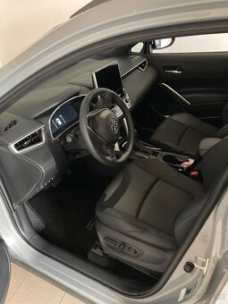 Toyota Corolla Cross 2.0 197k Executive Hybrid - 3