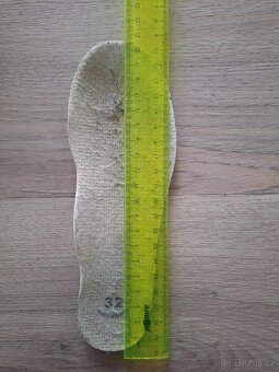 Prodám dětské zimní brusle CCM vel. 32 - 3