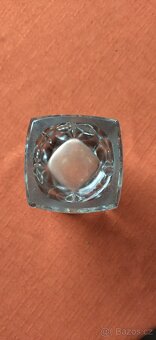 Váza - lisované sklo Jiří Zejmon Rosice 1969 - 3