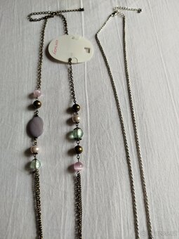 sada náušnic a náhrdelníků bižuterie Orsay... - 3