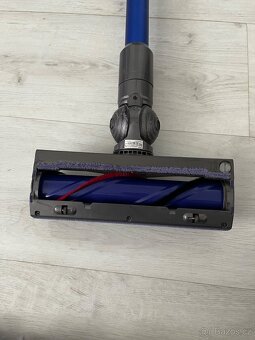Tyčový a ruční vysavač Dyson V11 Absolute - 3