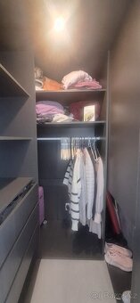 Šatní skříň - 3