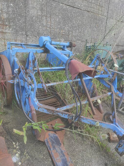 Zěmědělska technika vice stroju - 3