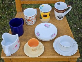 Různé hrnky a podšálky - 3