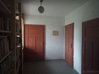 Prodám atypický dům v Jeseníkách s velkou zahradou - 3