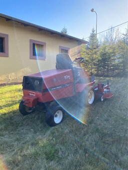 Zahradní traktor TORO Diesel Groundsmaster 220-D - 3