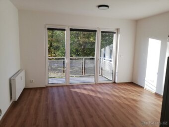 Pronájem novostavby bytu 1+kk se šatnou 36 m² - 3