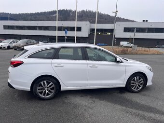 Hyundai i30 combi 1.6CRDI 85kw Style dph 41tkm - 3