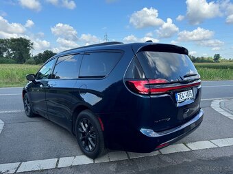 Chrysler Pacifica 3.6 S RU DVD Nový model 2022 - 3