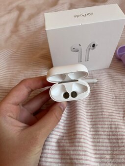 Prodej Apple AirPods generace 1 - 3