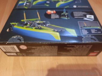 LEGO Technic 42105 Katamarán - 3