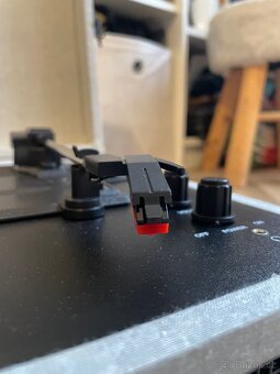 Crosley Voyager přenosný gramofon - 3