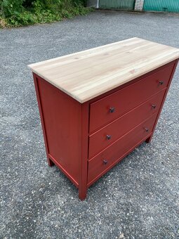 IKEA Hemnes se 3 zásuvkami červené mořidlo - 3