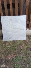 Glazované keramické dlaždice,cena 50 Kč .kus. - 3