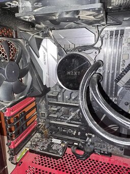 Počítač, počítačová skříň částečně vybavená - 3