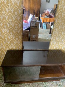 Postel, noční stolky a skříně - 3