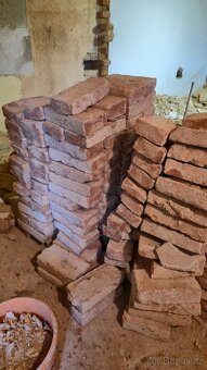 Očištěné cihly za odvoz - 3