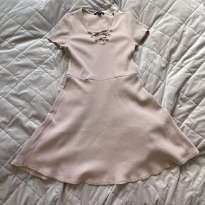 Růžové šaty, velikost M - 3