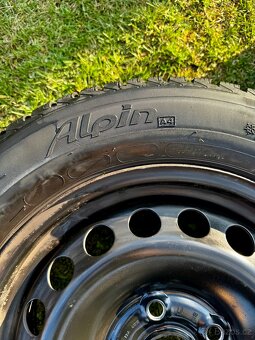 Plecháče z Golfa roztec 5x112 + R15 Michelin Alpin - 3