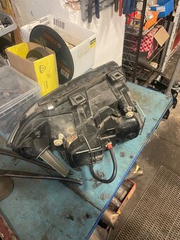Predni xenon Audi a4 b6 - 3