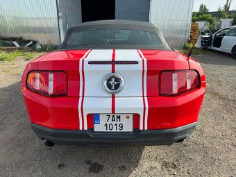 Ford Mustang 3.7 kabriolet rok 2012 - 3