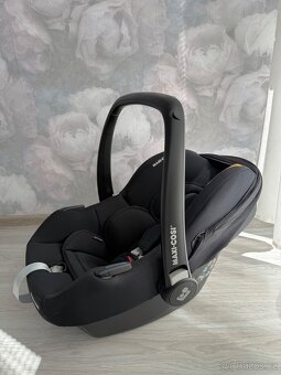 Maxi Cosi autosedačka CabrioFix i-Size + základna - 3