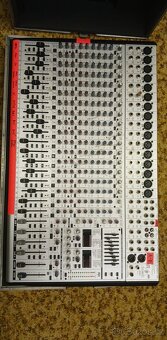 Mixpul i s casem behringer - 3