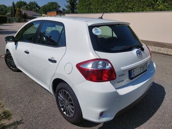 Toyota Auris 1.4 D-4D m.2013 jen 159000km - 3