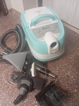 Vysavač BOSCH BWD420HYG - 3