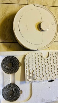 Prodám robot.vysavač Roborock Q Revo - 3