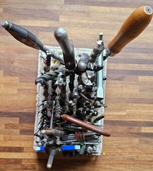 Sada HSS vrtáků, NAREX závitníků, oček s vratidly, fréz165ks - 3