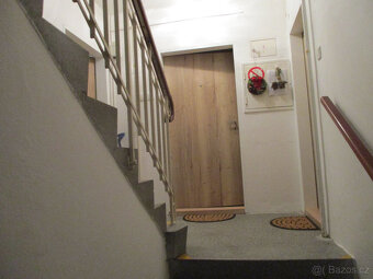 Pronájem bytu 1+1 35m2 v cihlovém domě v Opavě - 3