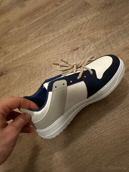 Prodám tenisky, velikost 39, úplně nové. - 3
