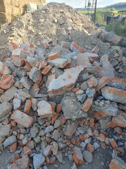 Suť -  Cihly a tvárnice. - 3