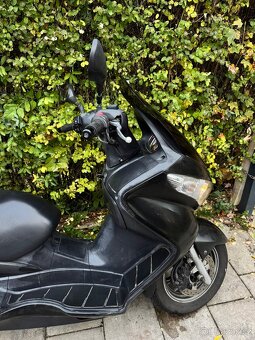 Skútr SUZUKI BURGMAN - 3