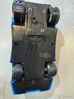 Autíčko na setrvačník - 3