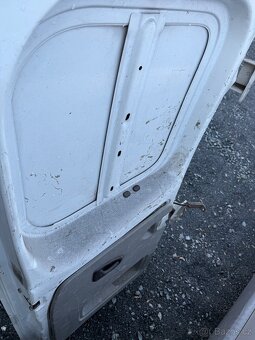 Zadní dveře na Renault Trafic - 3