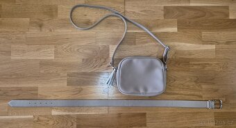 Kabelka a pásek za 100,- - 3