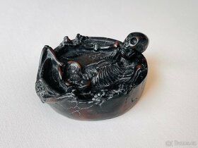 Dekorace nebo popelník - motiv kostra - 3