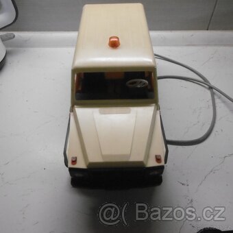RETRO HRAČKA AUTO - 3