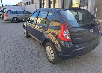 Dacia Sandero 1,2 Arctica benzín manuál 55 kw - 3