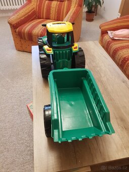 Velký traktor s vlečkou - 3
