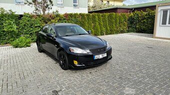 Lexus is 220d - 3