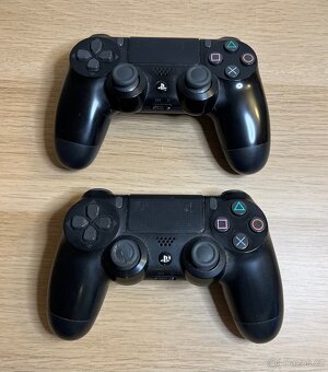 PS4 Slim 1TB + 2 ovladače - 3