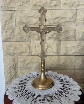 Elegantní mosazný kříž 29cm - 3