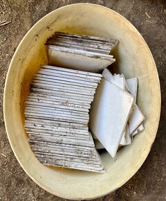 Staré bílé obkladačky - 3