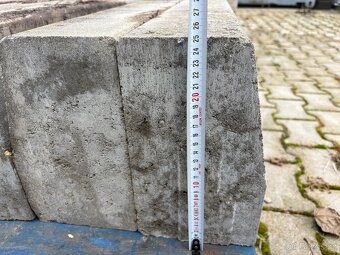 Silniční obrubník nový - 3