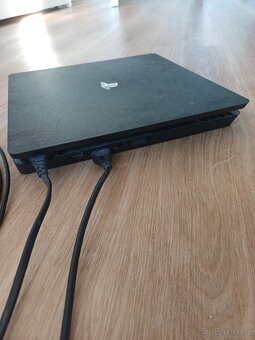 Ps4 slim 500Gb + 2x ovladač - 3