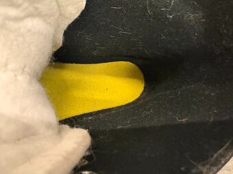 BRUSLE CCM TACKS 1092, vel. 42/8 R - 3