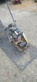 Prodám motorovou vibrační desku. - 3